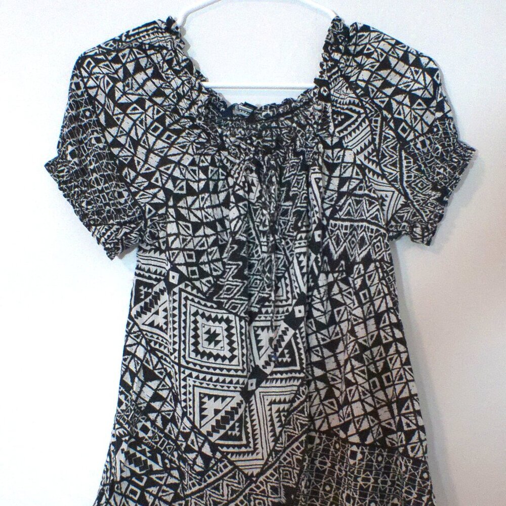 Chaps Denim Black White Tribal Print Top Women’s Small Short Sleeve Boho Blouse